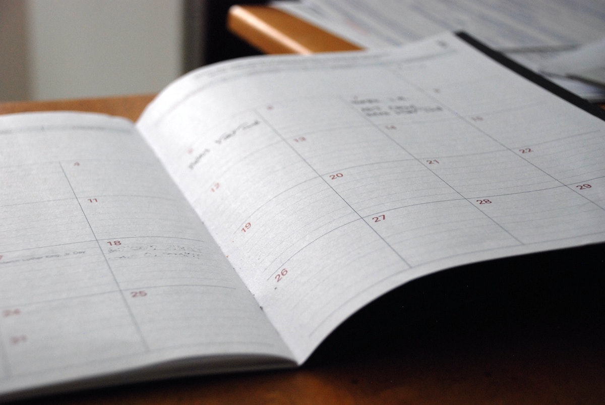 4 motive pentru care să adăugați o slujbă de rugăciune regulată în calendarul bisericii